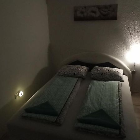 Helly'S Apartman - Self Check-In - Jajce Habitación foto